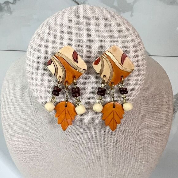 Vintage Leaf Dangle Post Back Earrings - Picture 1 of 3